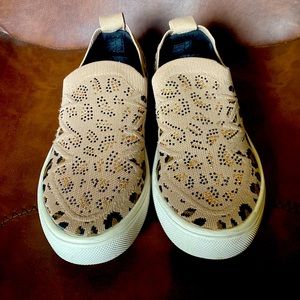 Memory foam sneakers from Bernie Mev size (38) 7 1/2